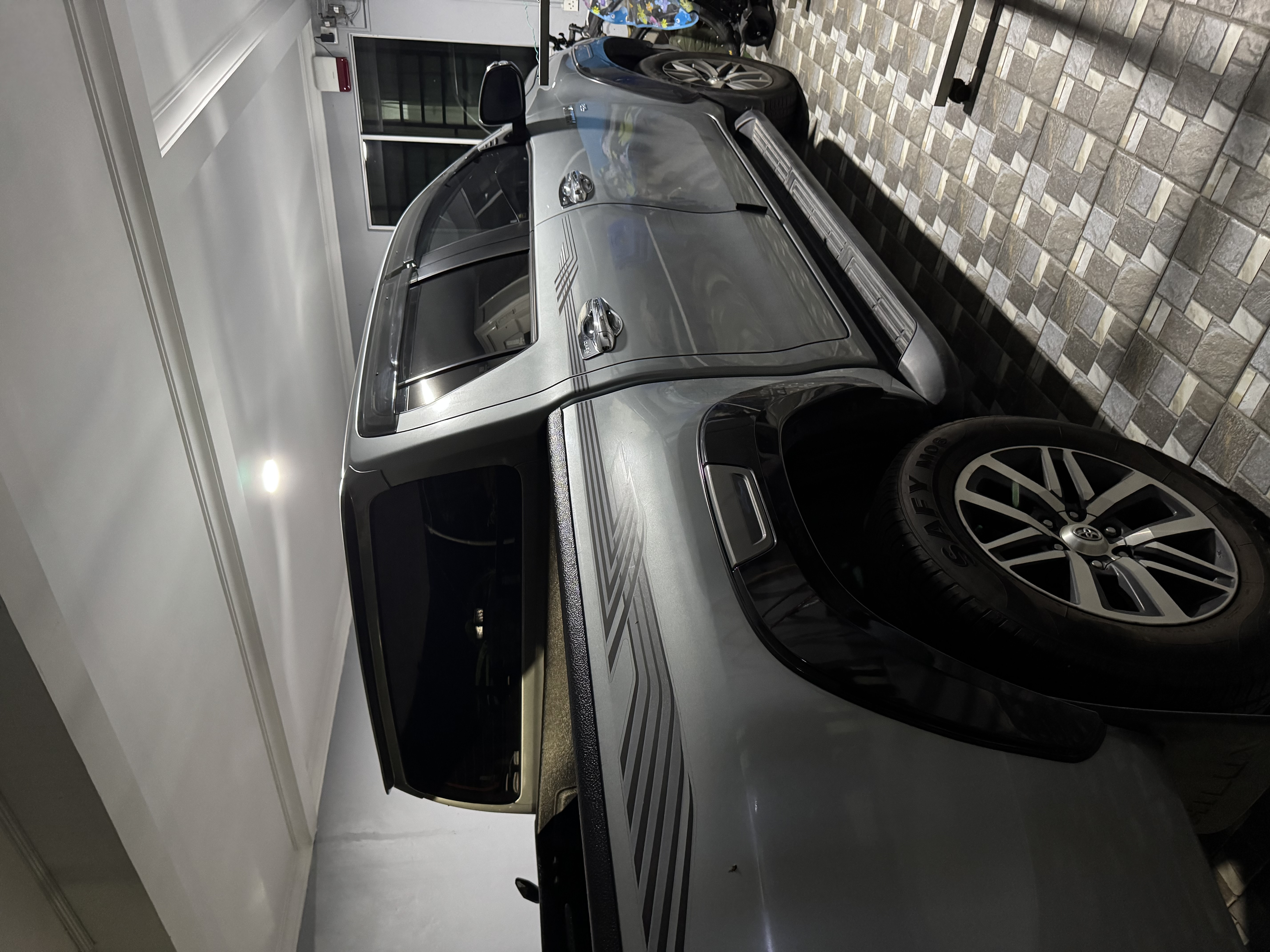 2017 Toyota REVO 2