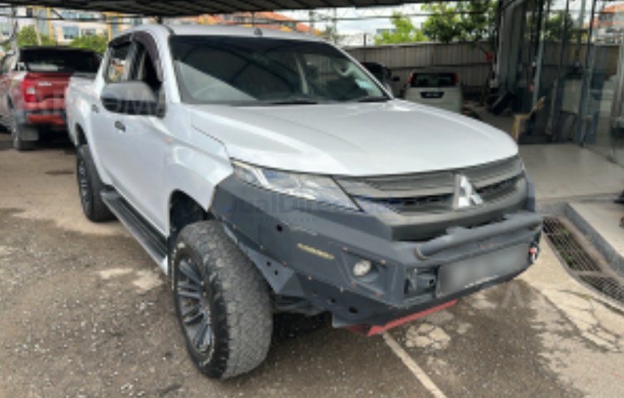 2019 Mitsubishi Triton Vgt 2.4L 4X4 DC MT